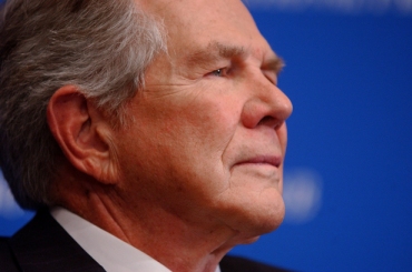 patRobertson2011-09