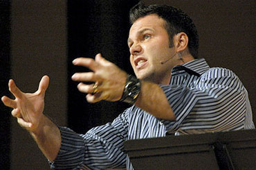 Nuevo libro de Mark Driscoll genera polémica