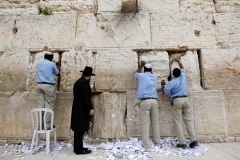 Limpian el Muro de los Lamentos 3