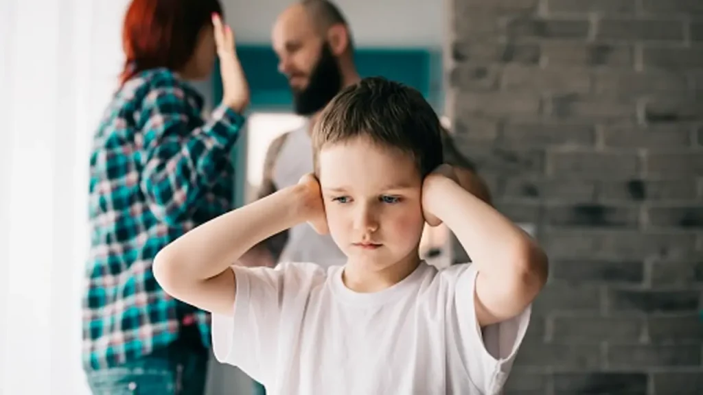 Crianza y violencia: el caso de Raúl y Gladys en la Plaza del Encuentro entreCristianos Crianza y violencia: el caso de Raúl y Gladys en la Plaza del Encuentro