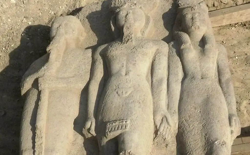 Descubren estatua de Ramses II, el faraón con quien se enfrentó Moisés entreCristianos Descubren estatua de Ramses II, el faraón con quien se enfrentó Moisés