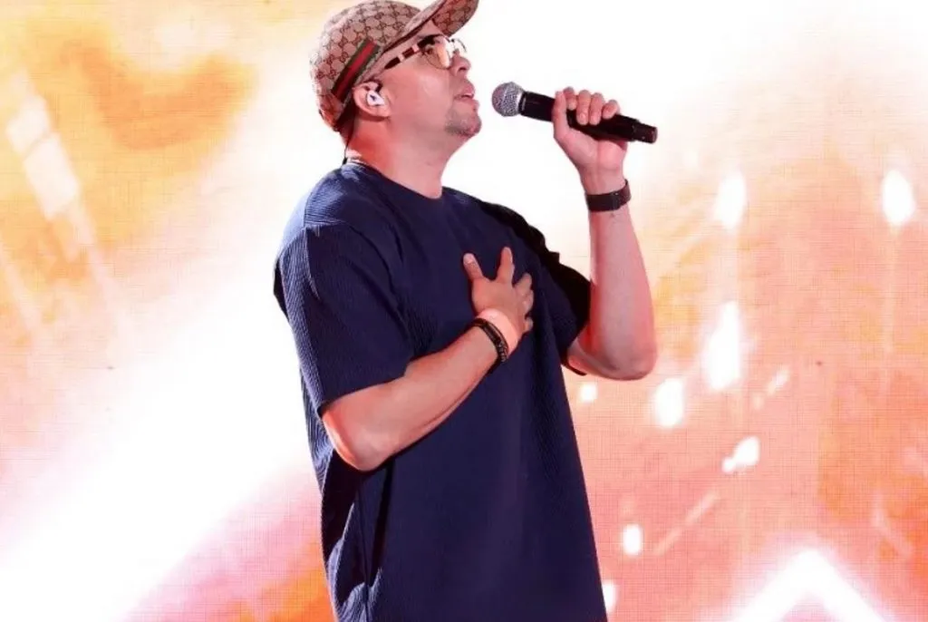 Telemundo premia a Alex Zurdo 