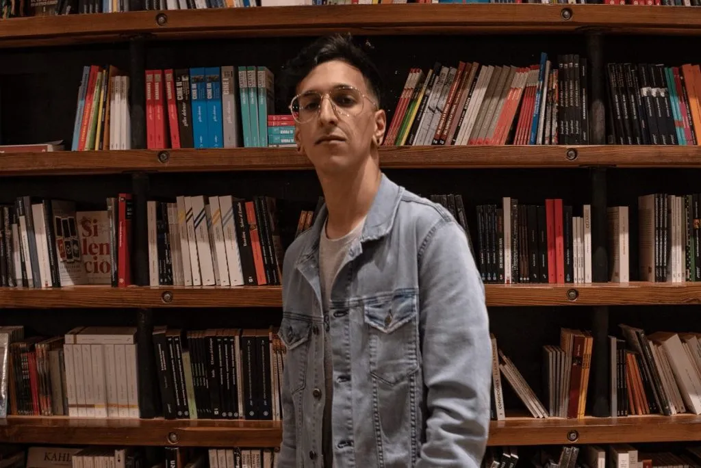 Lucas Barreto canta con Seba y Mori Liendo «Rosa de Jericó»