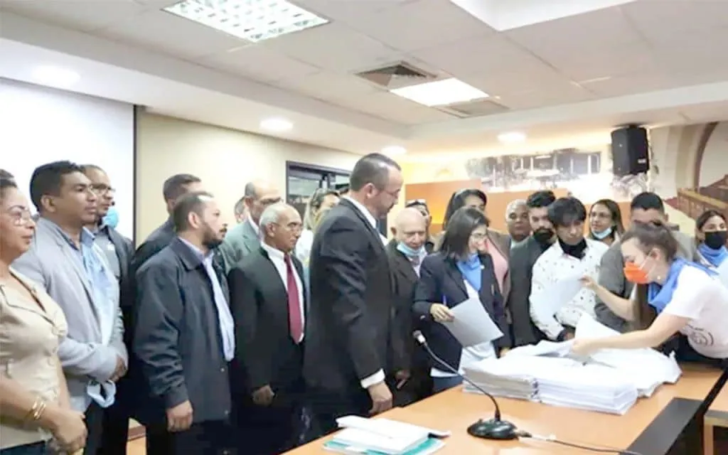 77 mil firmas entregan grupos provida en la Asamblea Nacional de Venezuela entreCristianos 77 mil firmas entregan grupos provida en la Asamblea Nacional de Venezuela