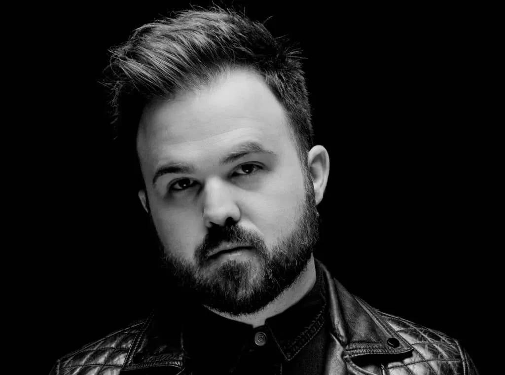 Cody Carnes nos ofrece su nueva canción «Be Glad»