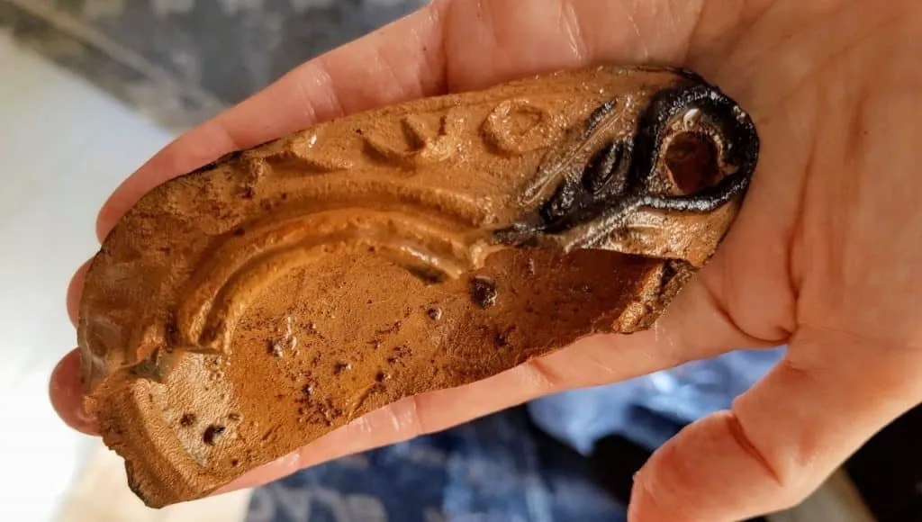 Hallan lámpara milenaria con alusión a Jesús cerca del Monte del Templo entreCristianos Hallan lampara milenaria con alusión a Jesús cerca del Monte del Templo