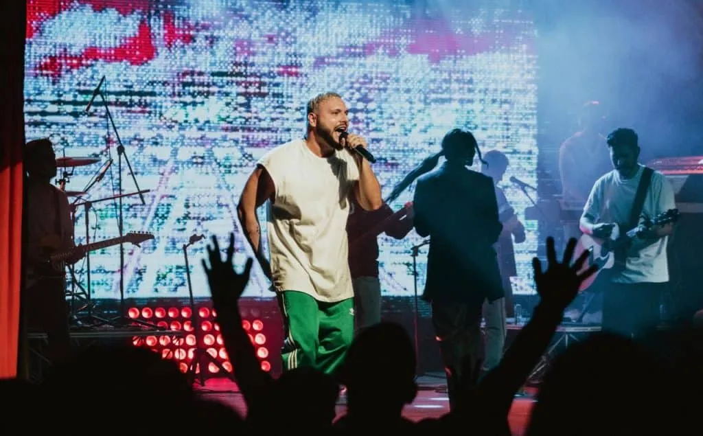 Suerte Divina es el testimonio de la banda Living entreCristianos Suerte Divina es el testimonio de la banda Living