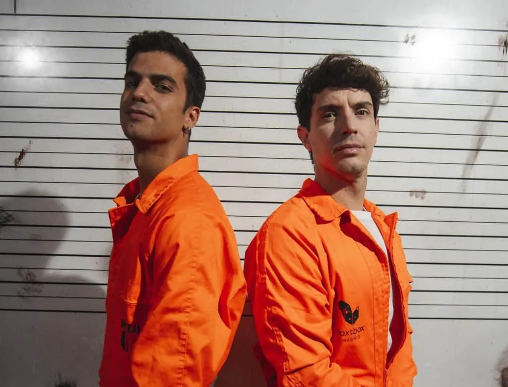 Kike Pavón y Grilex cantan "Lo volvería a hacer"