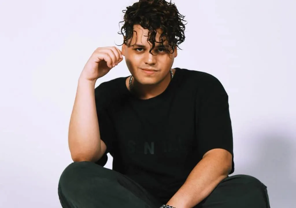 Alexxander clama a Dios diciendo "Sáname" entreCristianos Alexxander clama a Dios diciendo "Sáname"