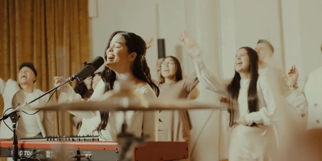 El siempre reina, proclama Sarai Rivera en su nuevo tema entreCristianos El siempre reina, proclama Sarai Rivera en su nuevo tema
