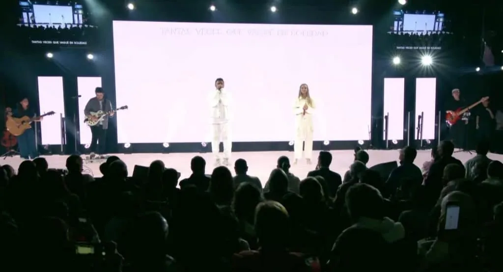 Essential Worship canta «Ahí Estaba Cristo» con Fanny Lu y Alex Campos entreCristianos Essential Worship canta «Ahí Estaba Cristo» con Fanny Lu y Alex Campos