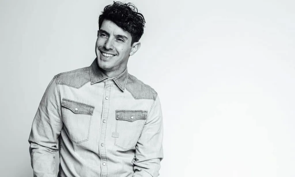 Kike Pavón versiona "A el Alto y Sublime"