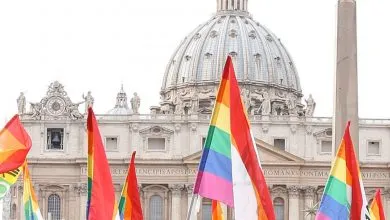 Medio centenar de sacerdotes católicos "salen del armario"