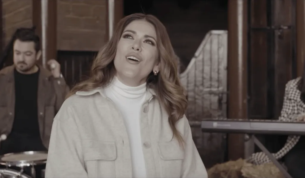 Patty Gleason ofrece esta navidad «Nació»