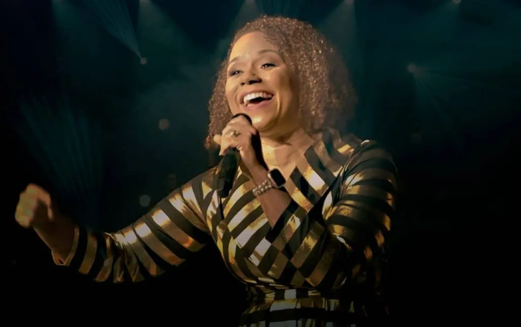 Egleyda clama por el Espíritu Santo con «Desciende aquí»