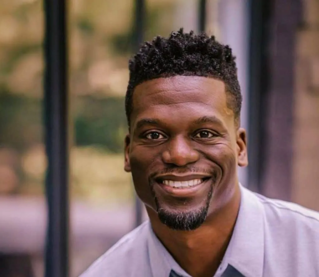 Ex-futbolista Benjamin Watson predica el Evangelio en CNN