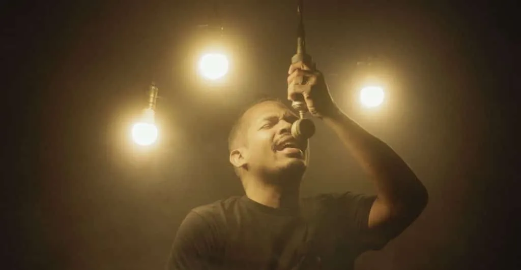 Ciego presenta su segundo sencillo «Él Está Por Llegar» entreCristianos Ciego presenta su segundo sencillo «Él Está Por Llegar»