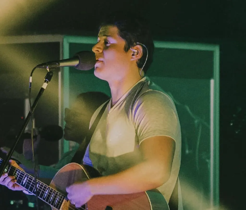 Omar EC lanza «En la Tierra Como en el Cielo»