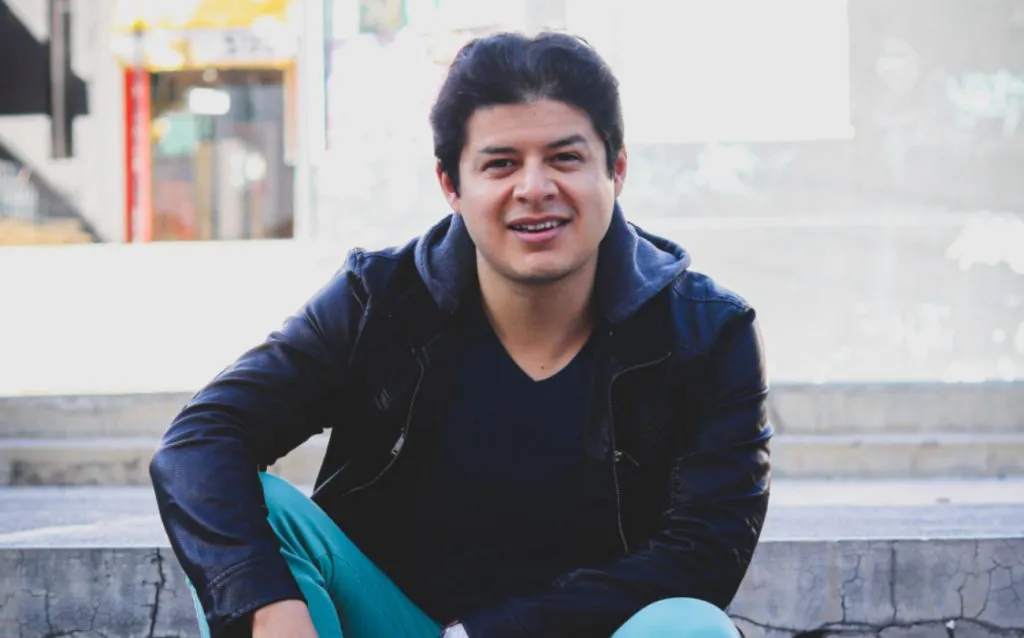 Con «Trajiste Salvación», Omar EC canta a la obra redentora en la cruz entreCristianos Con «Trajiste Salvación», Omar EC canta a la obra redentora en la cruz