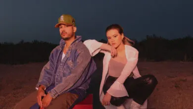 Indiomar y Kim Richards lanzan corrido mexicano «Flor del desierto»
