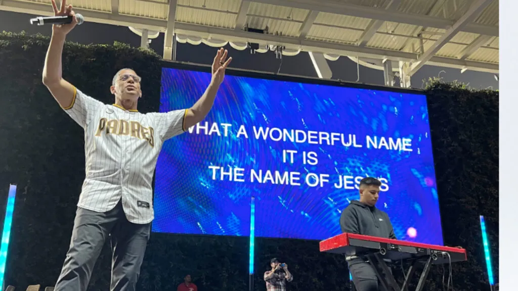 Equipos de la Liga Mayor de Béisbol organizan "Noches de la fe" entreCristianos Equipos de la Liga Mayor de Béisbol organizan "Noches de la fe"