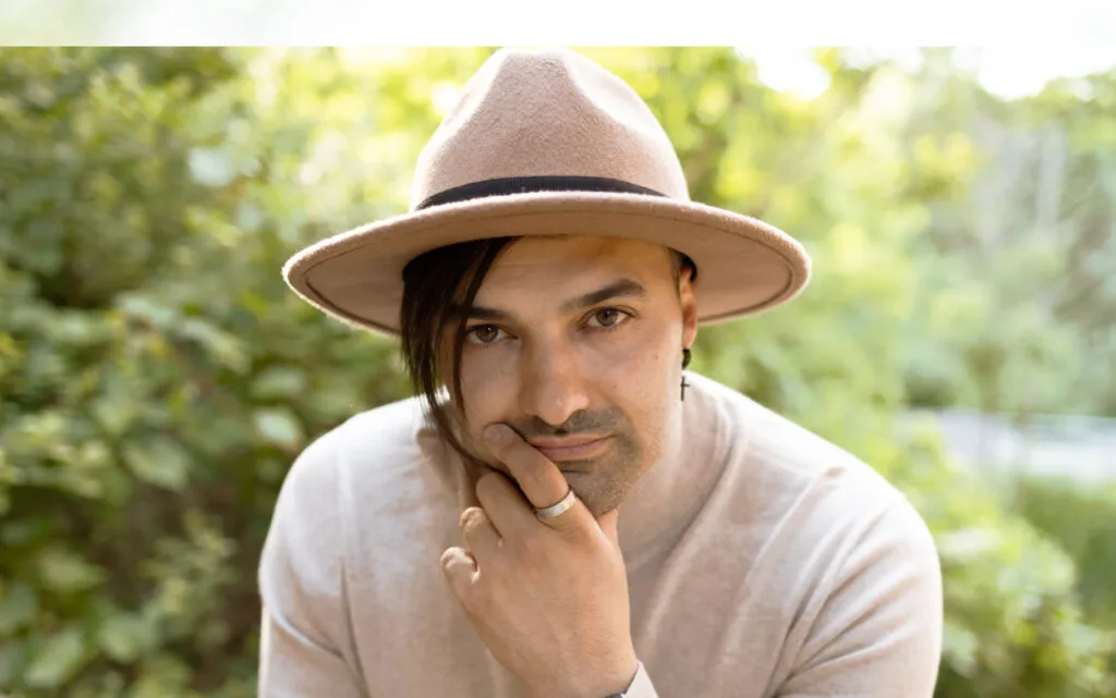 Maick Keyssieh nos canta «Con Él estoy»