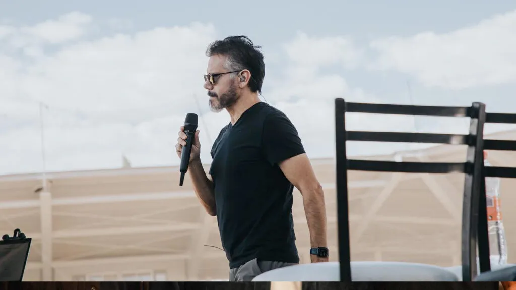 Jesús Adrián Romero cancela presentaciones por su salud emocional entreCristianos Jesús Adrián Romero cancela presentaciones por su salud emocional