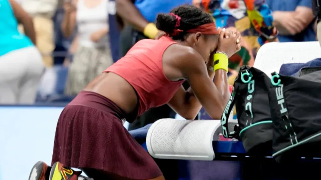 Coco Gauff da testimonio de su fe en la cancha