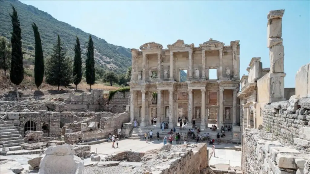 Iglesia de Éfeso: Fisuras en la costura