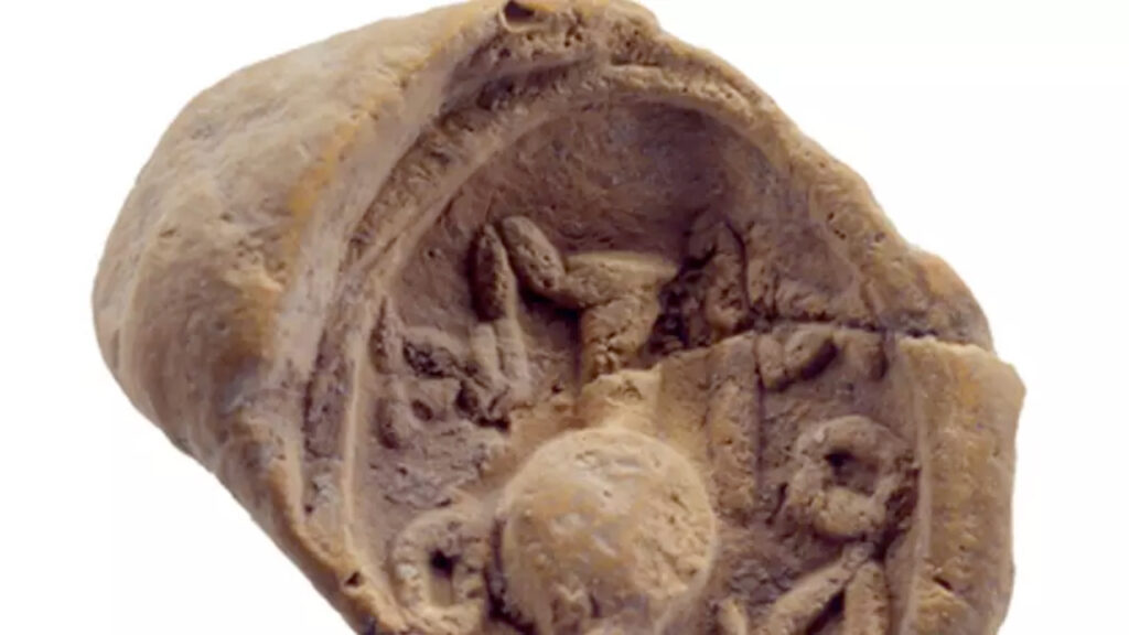 Descubren milenaria ficha de arcilla en el Monte del Templo entreCristianos Descubren milenaria ficha de arcilla en el Monte del Templo