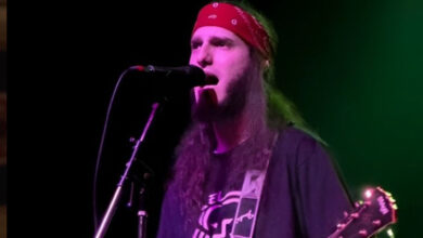 Con «Sangre» Manu Succot da un grito de desahogo y redención
