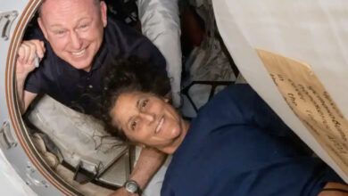 Astronautas atrapados en el espacio mantienen su fe y conexión con sus iglesias