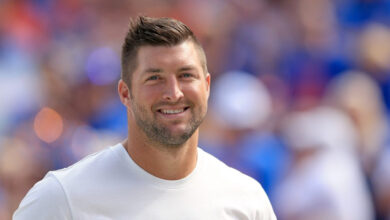 Tim Tebow anuncia iniciativas contra la explotación infantil