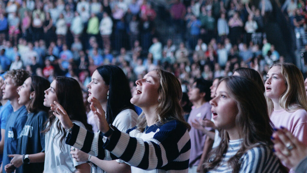 Cientos de estudiantes reciben a Jesús en la Universidad de Mississippi entreCristianos Cientos de estudiantes reciben a Jesús en la Universidad de Mississippi