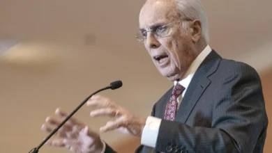 John MacArthur recibió el año nuevo en el hospital