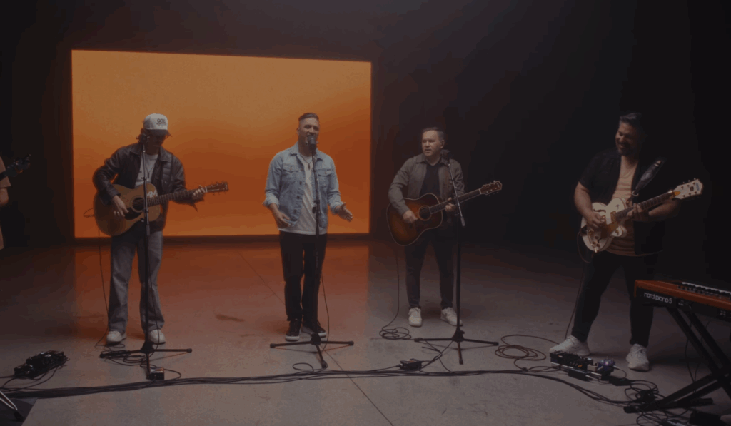Miel San Marcos canta junto a Matt Redman "Sobre Él" entreCristianos Miel San Marcos canta junto a Matt Redman "Sobre Él"