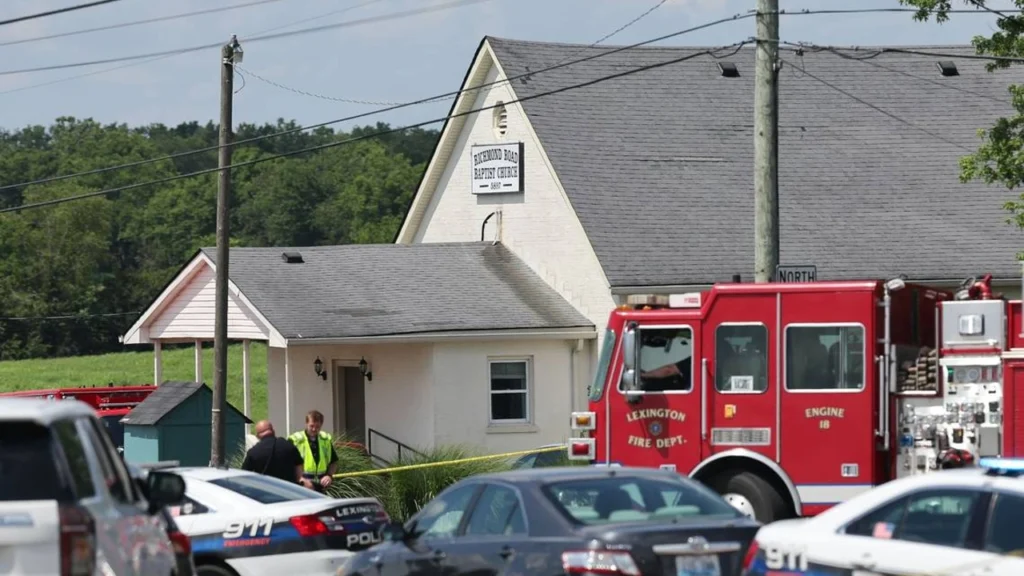 Un tiroteo irrumpe la paz en la Richmond Road Baptist Church entreCristianos Un tiroteo irrumpe la paz en la Richmond Road Baptist Church