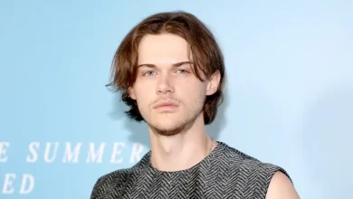 El actor Christopher Briney proclama: "Jesús quiere todo de ti"