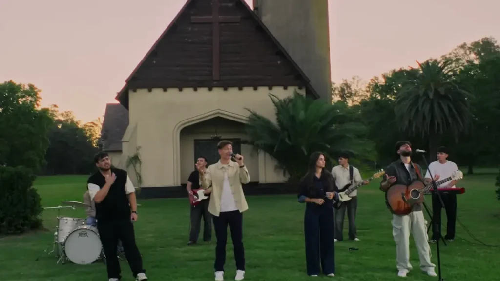  Mathew Hotton y Factor de Cambio cantan a Jesús de Nazareth