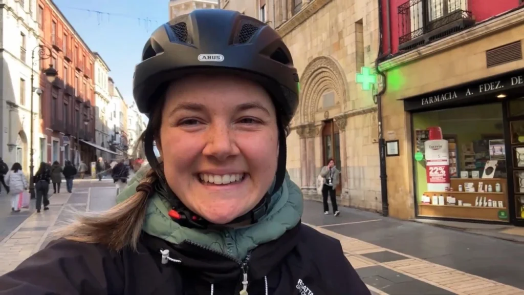 Carola Mehltretter evangelizó 12 paises en bicicleta