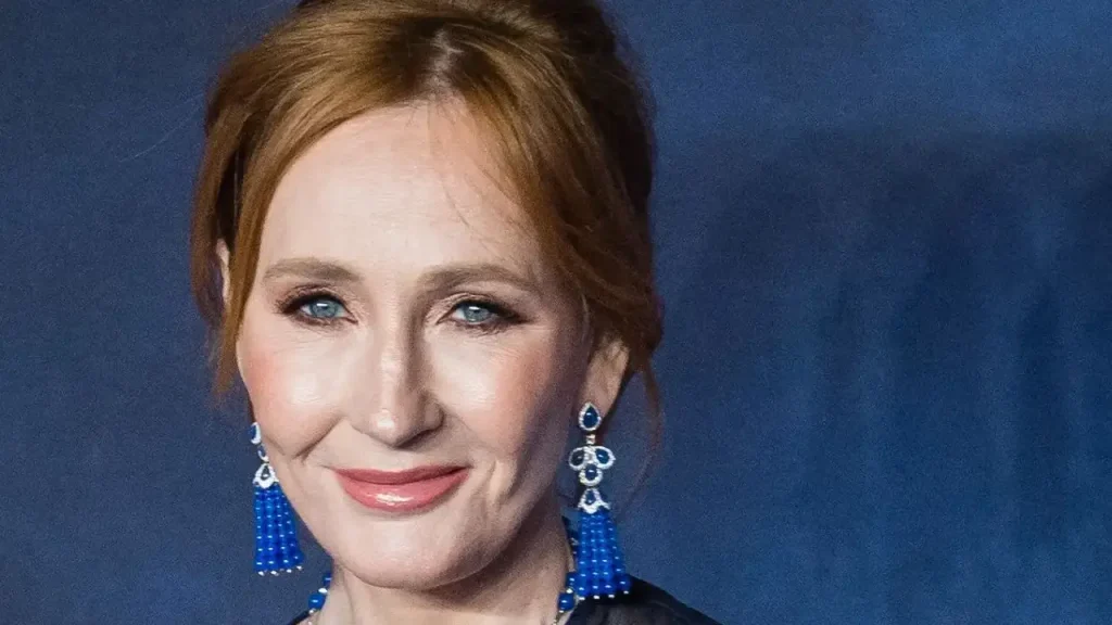 El vacío con forma de Dios en la vida de la escritora de Harry Potter J.K. Rowling entreCristianos El vacío con forma de Dios en la vida de J.K. Rowling, escritora de Harry Potter