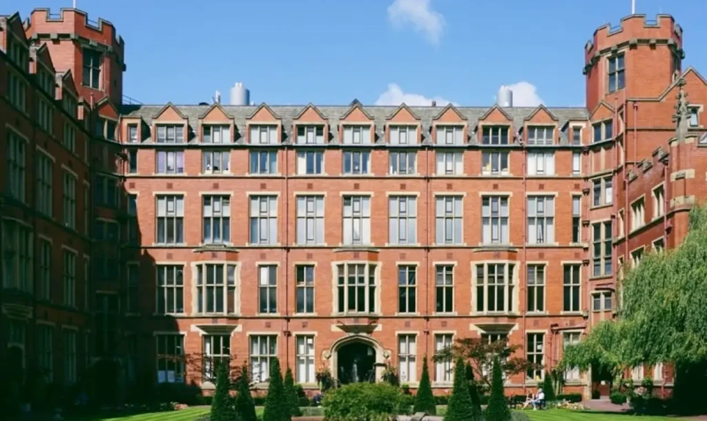 Universidad británica señala que la Biblia es violenta