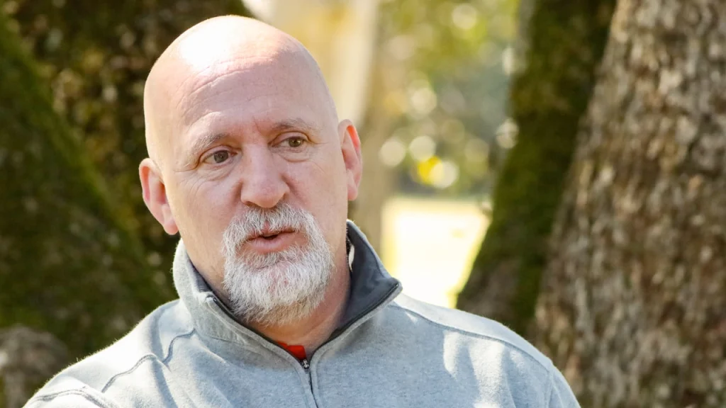 Judío devoto quiso refutar el Evangelio y terminó entregando su vida a Jesús entreCristianos Judío devoto quiso refutar el Evangelio y terminó entregando su vida a Jesús