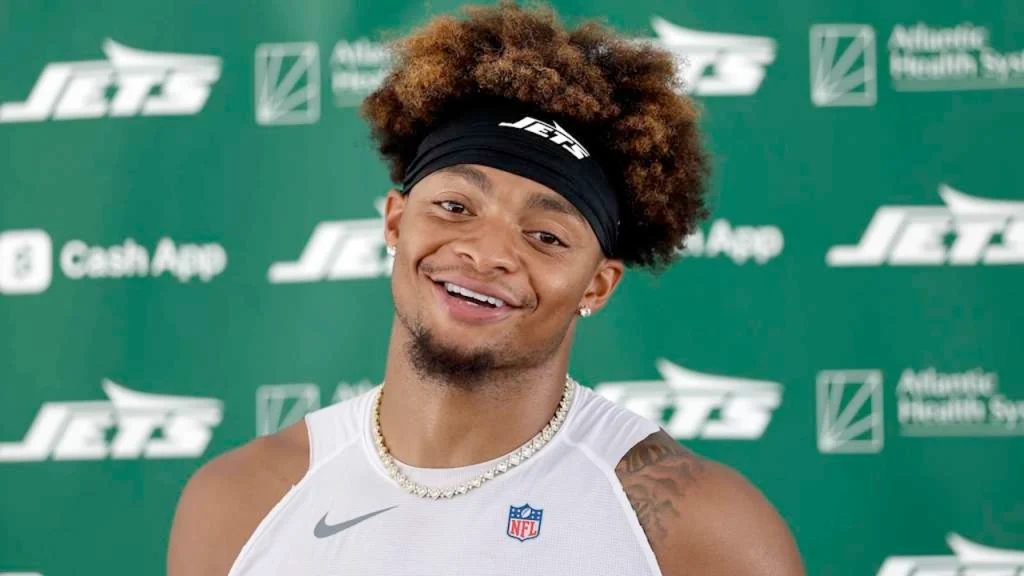 Justin Fields jugardor de la NFL