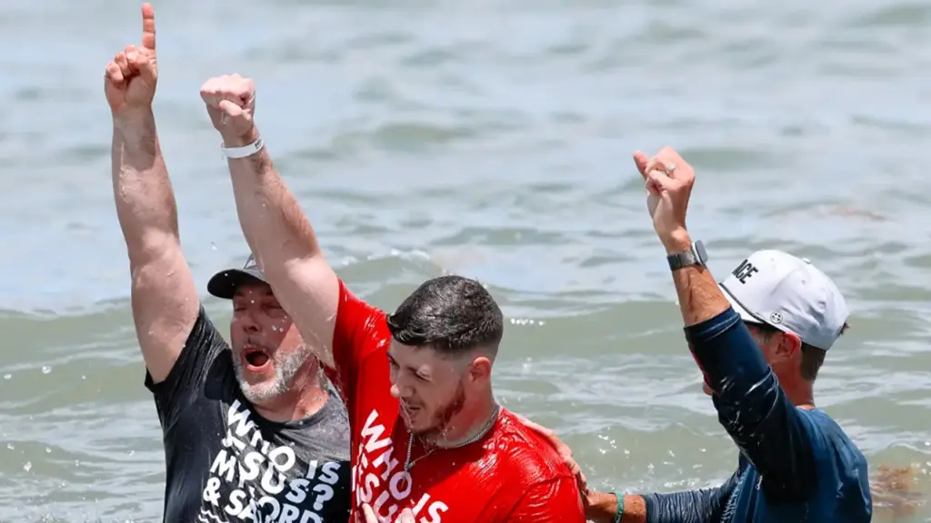 Bautizos masivos en Florida: 2,552 personas declaran su fe entreCristianos Bautizos masivos en Florida