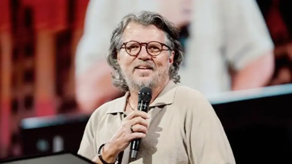 Gary Wilkerson enseñando sobre las tácticas del enemigo y el engaño espiritual.
