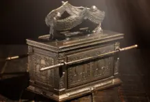 Arca de la Alianza: hallan ruinas ligadas al Tabernáculo entreCristianos Arca de la Alianza: hallan ruinas ligadas al Tabernáculo