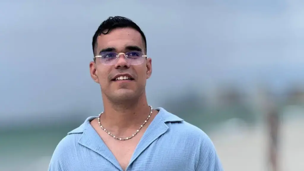 Azaeloh presenta su nuevo tema "Pasarás" entreCristianos Azaeloh presenta su nuevo tema "Pasarás"