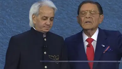 Benny Hinn defiendió a Kenneth Copeland y exige respeto ante el "juicio" de las redes