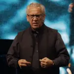 El Espíritu Santo mora en el creyente pero no reposa en todos? La polémica afirmación de Bill Johnson